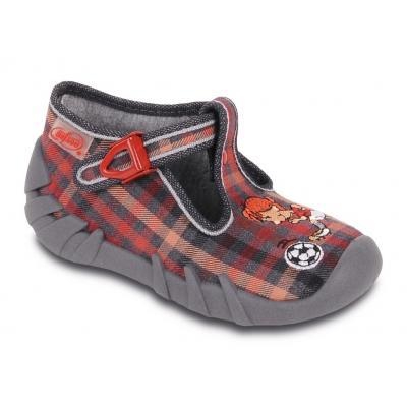 110P113 18 - chlap.bačkůrky na přezku, fotbalista