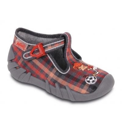 110P113 18 - chlap.bačkůrky na přezku, fotbalista