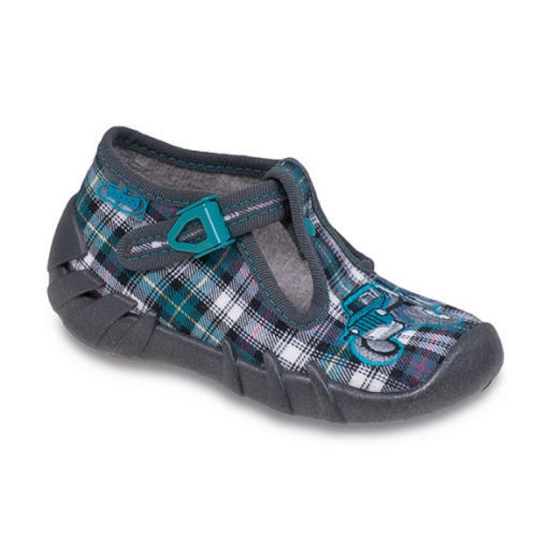 110P199 18 - chlap.bačkůrky na přezku, káro, auto