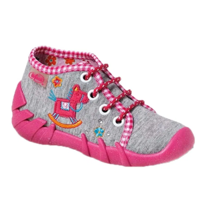 130P023 25 - dívčí šněrovací bačkorky,hopací koník