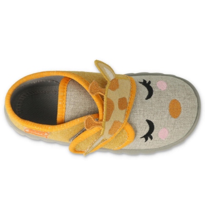 465P086 18 - dívčí bačkorky Befado SZ, žirafa