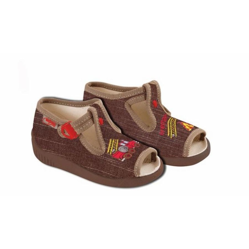 631B146 18 - chl.sandálek, tm.hnědá, hasičské auto