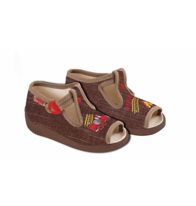 631B146 18 - chl.sandálek, tm.hnědá, hasičské auto