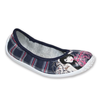 893Y075 31 - dívčí nízká, káro černočervené