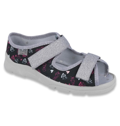 969Y144 31 - dí.sandálek s patou, černá, srdíčka